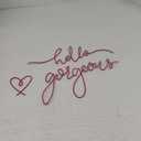 Hicarer Hello Gorgeous Metal Wall Art Decor Minimalist Decoration Metal Hello Gorgeous Decorative Sign for Living Room Office Bedroom Hotel Home Wall Decoration(Pink)