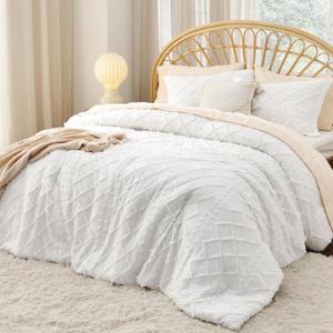 Bedsure Oversized King Comforter Set - White Comforter, Boho Tufted Distressed Vintage Bedding for Kids, 3 Pieces Farmhouse-Style Bed Set for All Seasons, Fluffy Soft Bedding with 2 Pillow Shams