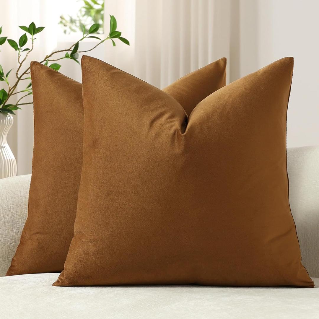 DEZENE Throw Pillow Covers 18x18 Golden Brown: Pack of 2 Cozy Soft Velvet Square Modern Luxury Decorative Throw Pillow Cases for Sofa Couch Living Room Bed Home Decor