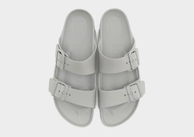 White sandals, Size 8