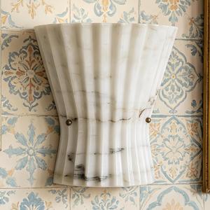 10" Fluted Imitation Alabaster/Resin Sconce, Mid-Century Modern Fan-Shaped 1 Light Art Deco Wall Lamp, Vintage Wall Mount Light Fixture for Living Room Bedroom Bedside Corridor Hallway