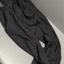 Amazon Essentials Men's Classic-Fit Wrinkle-Resistant Pleated Chino Pants, Black 44W x 30L