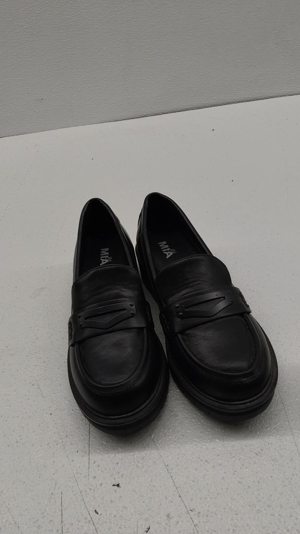 Women lofesr size 8