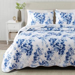 Great Bay Home Floral Full/Queen Quilt Set with Shams, Blue Floral Bedding Set, All-Season, Lightweight Bedspread. Reversible, Farmhouse Bedding. (Full/Queen, Jacqueline) (06 - Blue Watercolor)