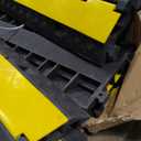 VEVOR Cable Protector Ramp, 5 Packs 2 Channels Speed Bump, Rubber Modular Humps Rated 11000 LBS Load Capacity, Protective Wire Cord Ramp Driveway Rubber Traffic Speed Bumps Cable Protector