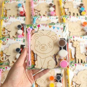 Bafeil 24 Set Safari Party Favors Jungle Animal Wooden Painting Crafts Kit with Bubble Wands  Wild Zoo Birthday Decorations Party Supplies, Goodie Bag Stuffers Gifts Classroom Prizes Pinata Filler
