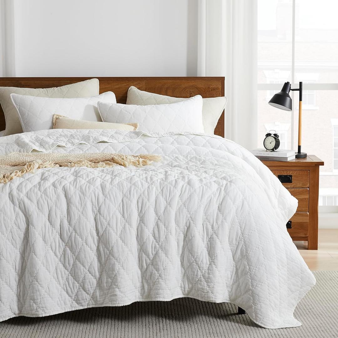 palassio White Queen Size Quilt Set, Muslin Cotton Shell Down-Alt Poly Filling, Soft Shabby Chic Rustic Farmhouse Country Bedspread, Textured Gauze Coverlet, Lightweight Bedding, 2 Shams