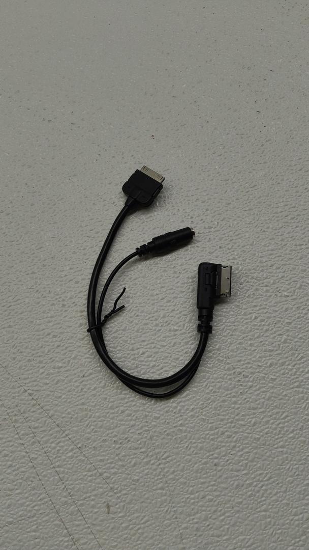 2009 10 11 2012 MERCEDES MEDIA INTERFACE CABLE iPHONE iPOD AUX B 67 82 4578 OEM