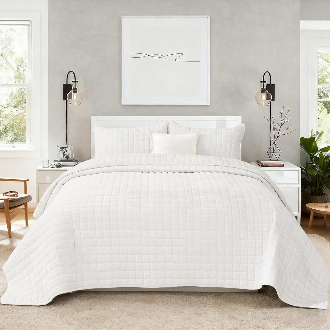 Quilt Set Oversized King Size 120x128 Luxurious Velvet Bedding Sets with 2 Pillow Shams 20x36 3 Pieces Ultra Soft Quilted Bedspread Coverlet Comforter for All Season,Cream White