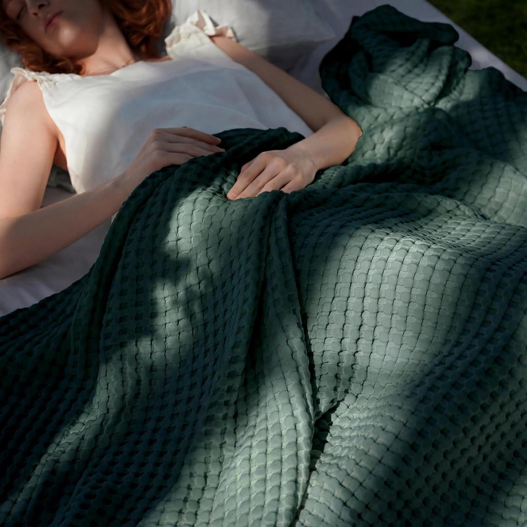 Bedsure Cooling Cotton Waffle King Size Blanket - Lightweight Breathable Blanket of Rayon Derived from Bamboo for Hot Sleepers, Luxury Throws for Bed, Couch and Sofa, Dark Green, 104x90 Inches