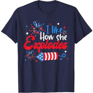 I Like How She Explodes Fireworks Funny Couple 4th Of July T-Shirtб І