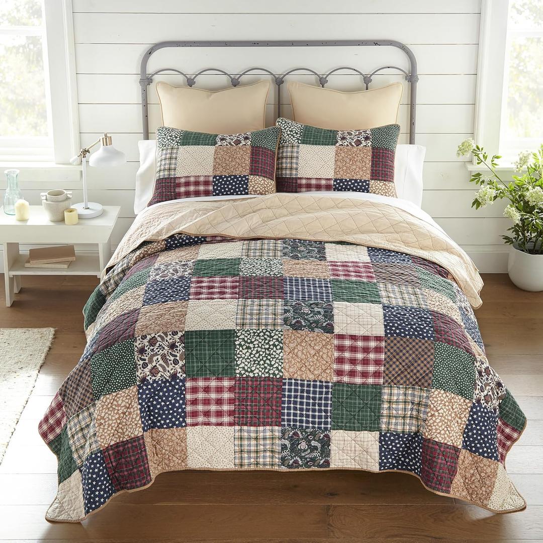 Donna Sharp Rustic Paisley-California King Quilt Set, Measures 105 x 118, Includes 1 Quilt and 2 King Shams, Machine Washable