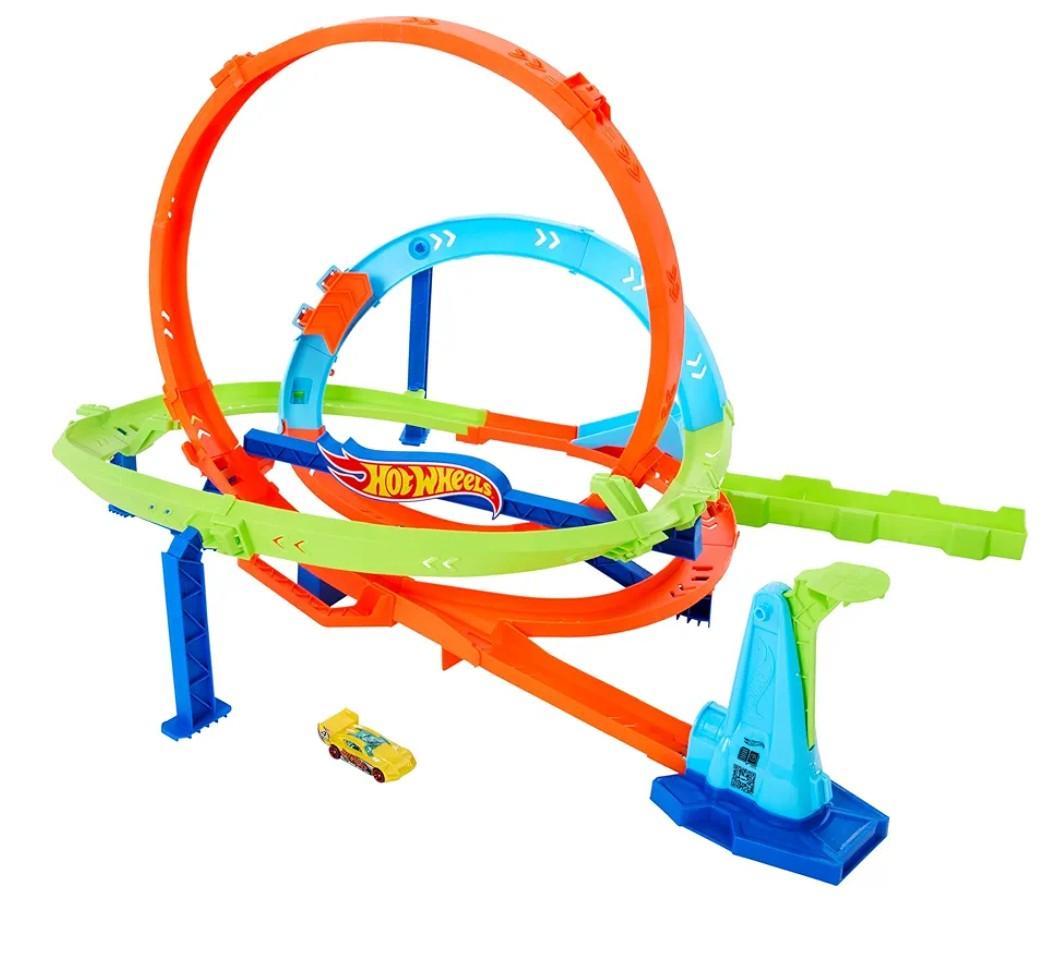 Hot Wheels Toy Car Track Set, Action Loop Cyclone Challenge Track Set, 2 Ways to Play & Easy Storage, with 1:64 Scale Toy Car