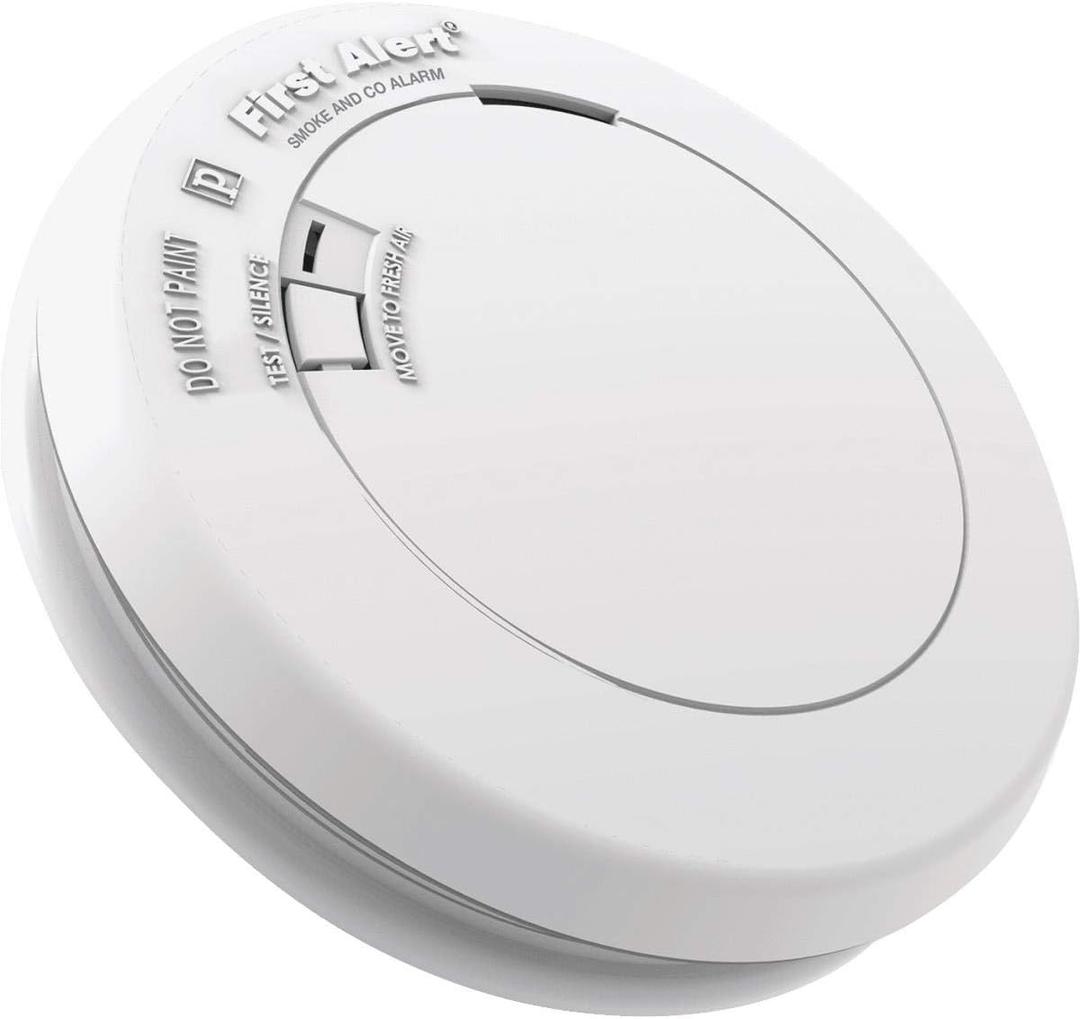 First Alert BRK PRC700 Battery-Operated Smoke and Carbon Monoxide Alarm