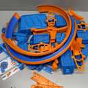Hot Wheels Track Set with 1:64 Scale Toy Car, 4 Intersections for Crashing, Powered by a Motorized Booster, Criss-Cross Crash Track, Medium