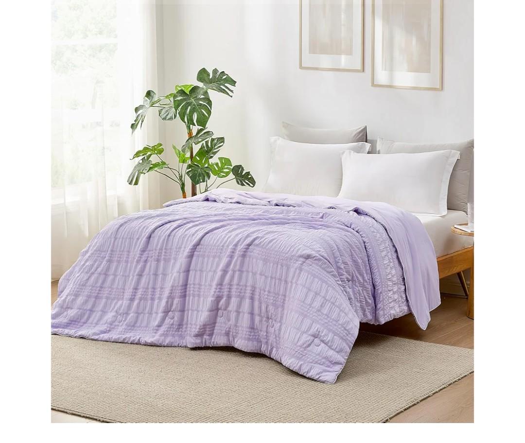 Cozy Bliss Seersucker Cooling Comforter King Size, Q-Max 0.45 Reversible Lightweight Cooling Blanket, Breathable Silk Smooth Summer Bedding Quilt for Hot Sleepers Night Sweats Purple