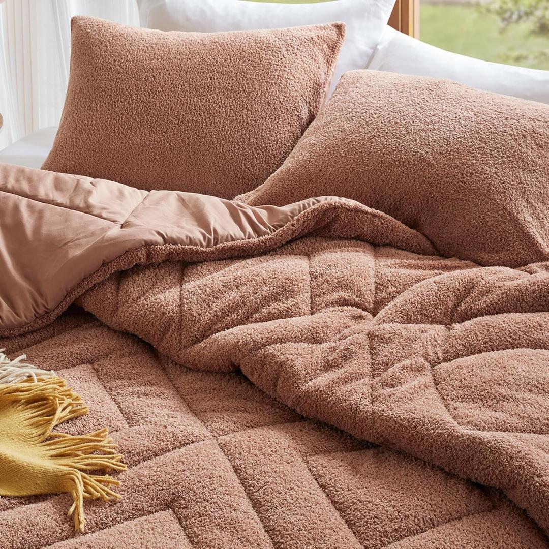 Comfort Spaces Queen Comforter Set Reversible Feather-Soft Plush Comforters for Queen Size Bed All Season Lightweight Shearling Fleece Sherpa Comforter Queen Size Bed Set, Full/Queen, Brown 3 Piece