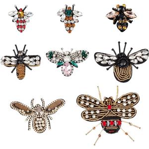 NBEADS 8 Pcs Bee Beaded Patches, 8 Styles Rhinestone Sew On Patches Crystal Appliques Rhinestone Sequin Patches for Jeans Clothing Handbag Shoes Decorative DIY Projects, Small to Medium